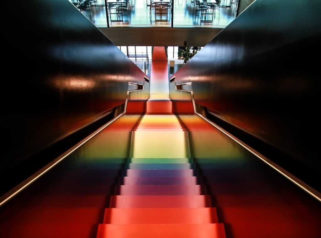 bold colors modern homes