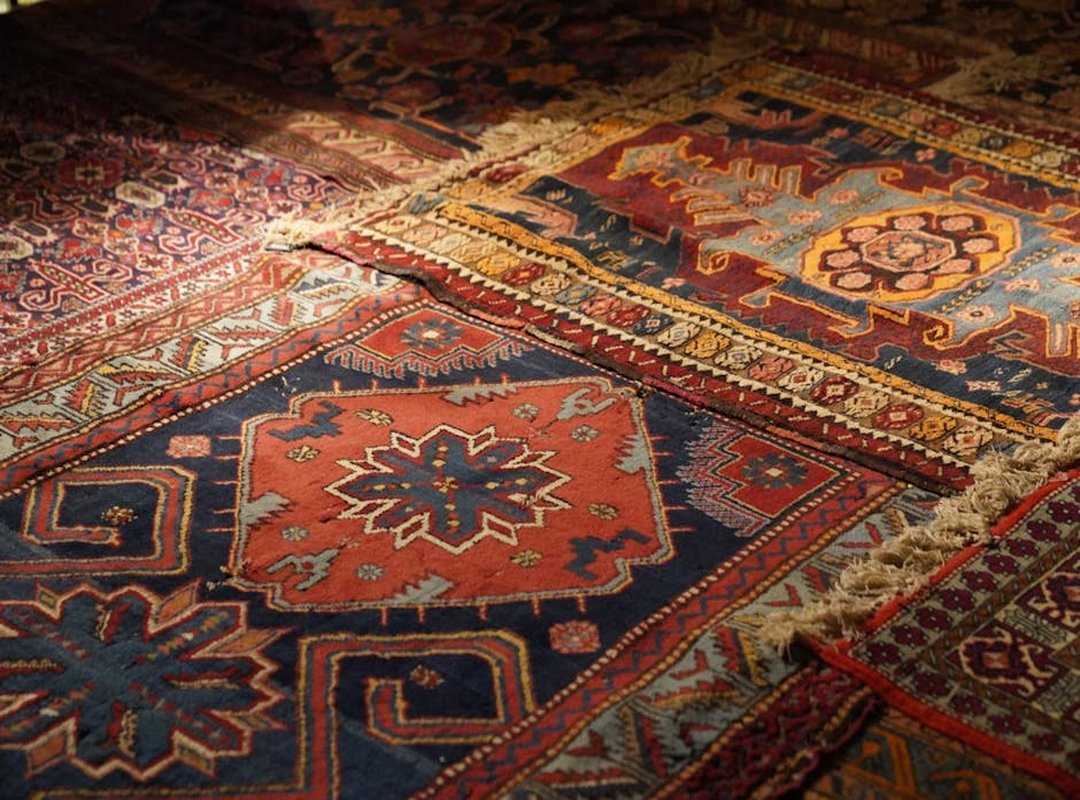 layering rugs carpets